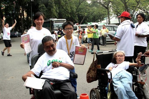 annual-charity-run-121016-004