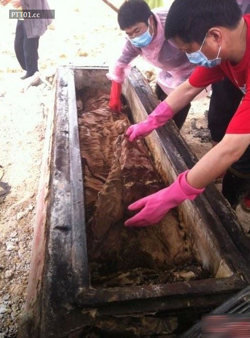 明朝「冥婚」棺木墓被挖掘9