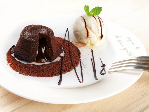 熔岩巧克力蛋糕1