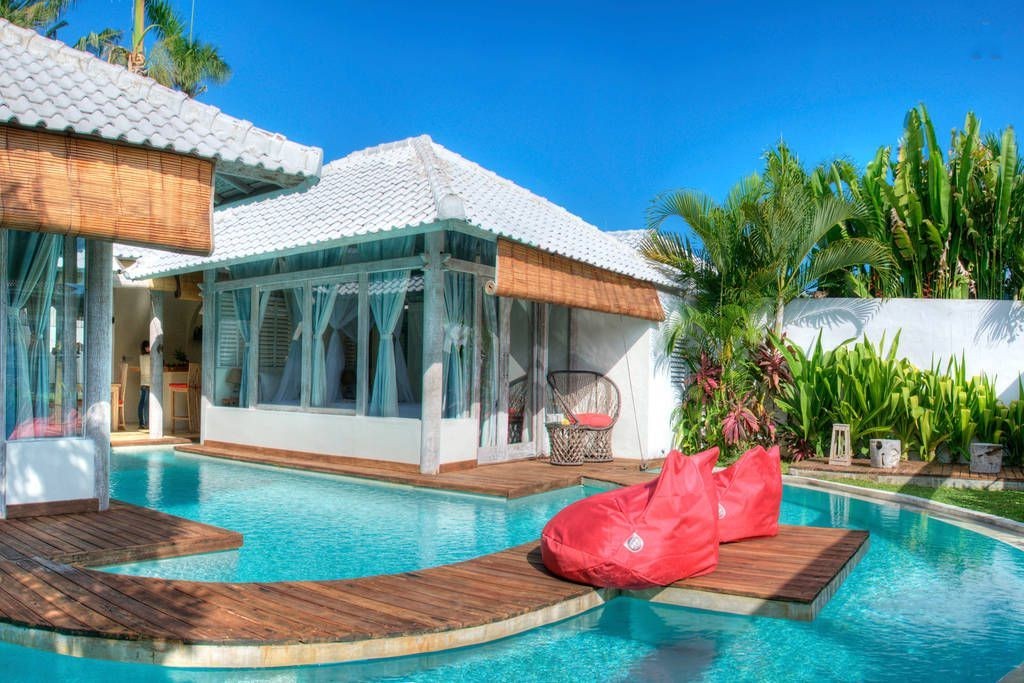 Feel like a mermaid at this Water Villa – Villa Laksmana II1