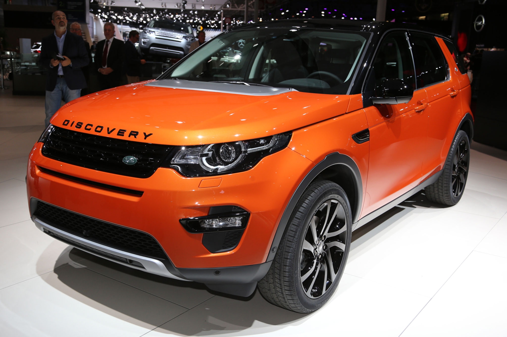 Land-Rover-Discovery-Sport-2