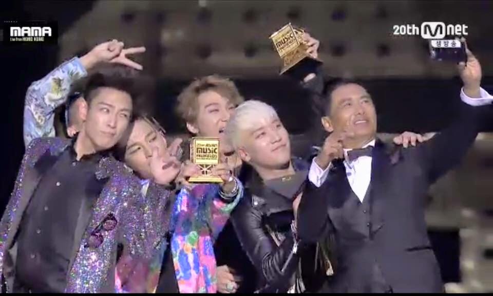 發哥跟BIGBANG 玩selfie1