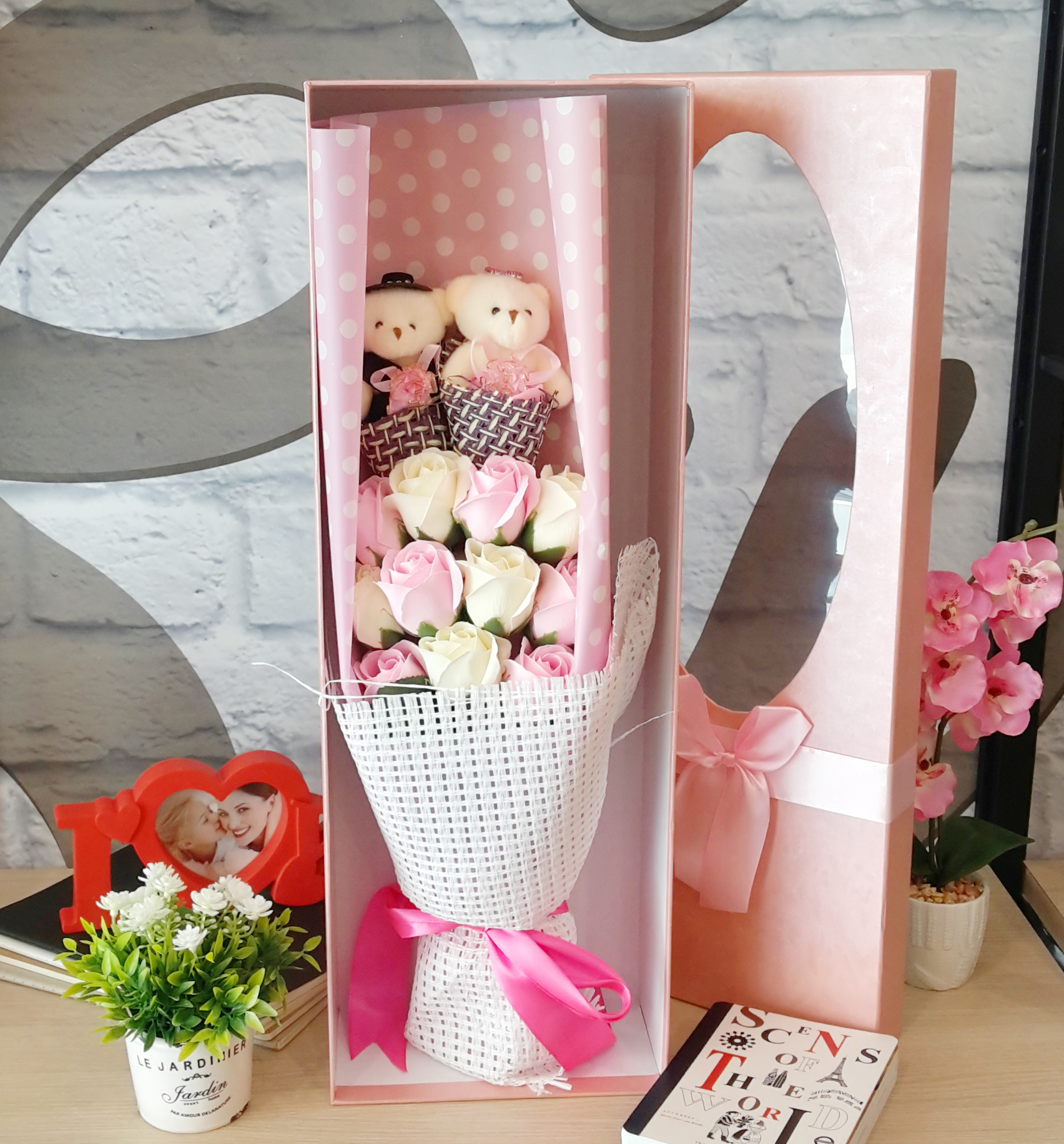 soap flower bouquet-pink box-big-open