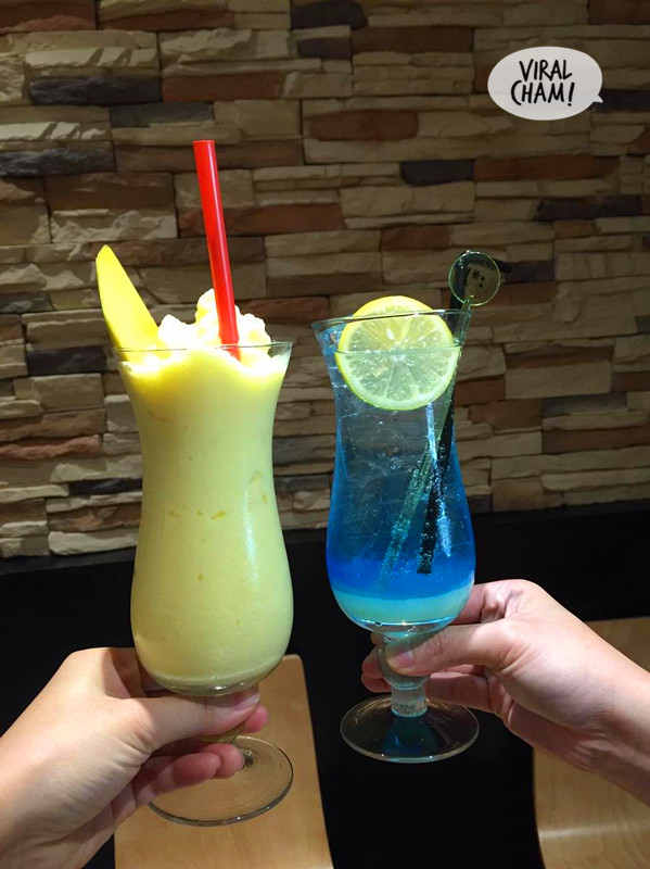 blue lemonade + mango smoothie