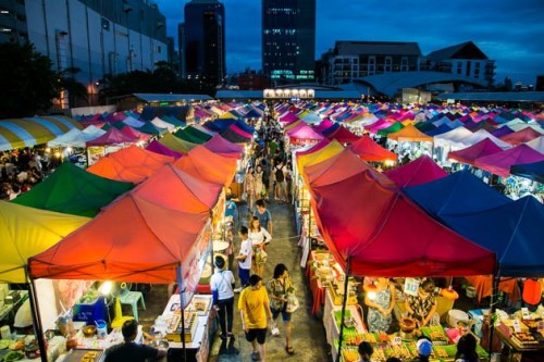 bangkok-rod-fai-market-0900