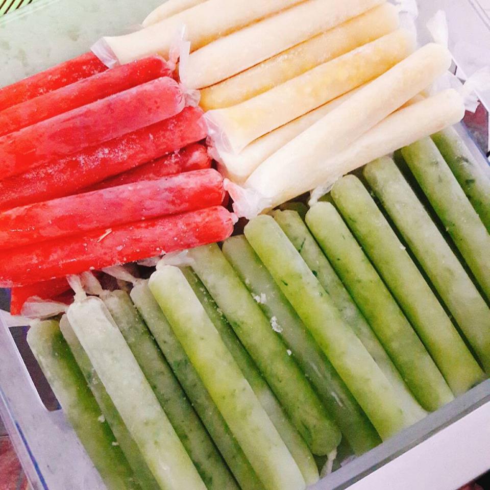 【古早味冰条自己动手做!】大家都怀念的童年冰棒原来那么容易做!想吃什么配料放下去罢料!